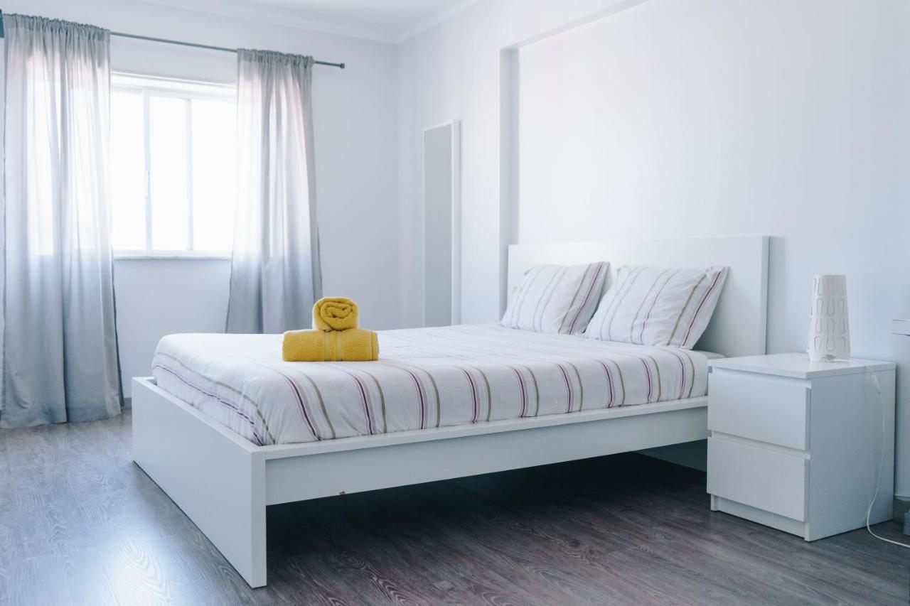 Ocean Guesthouse Peniche Esterno foto
